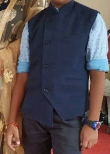vase coat with shirt