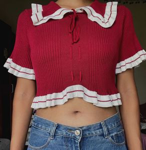 Chic Red Cropped Knit Top