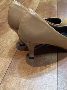 Classic Tan Patent Leather Heels