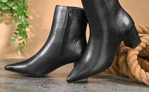 El Paso Women Block-Heeled Chelsea Boots