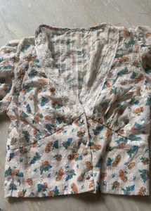 combo of Floral Print Puff Sleeve Top and off whit