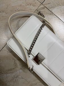 Chic White Chain Crossbody Bag