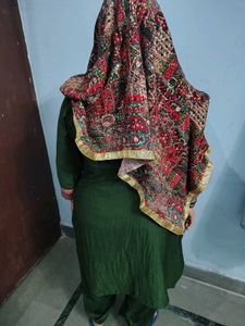 Elegant Emerald Green Kurta Set with Embroidered D