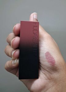 Huda Beauty Liquid Matte Lipstick