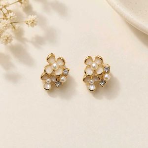 Cute Gold Pearl Flower Earrings for Women 🌸