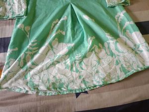 Lightweight Floral Print Kurta Set