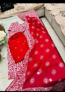 Red &amp; White Floral Kurta Set with Dupatta