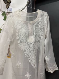 Elegant White Chikankari Kurta