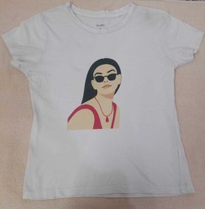 Stylish Graphic Print T-Shirt from Zudio