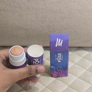 MyGlamm POSE HD Foundation Dessert beige