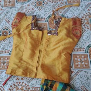 Cute Yellow &amp; Plaid Skirt Set