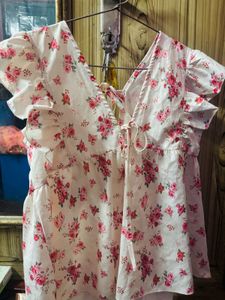 Floral Print Short Sleeve Top