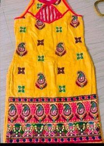 Ethnic Kurta Set - Vibrant kutchi work Design