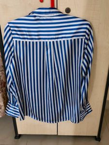 Chic Blue &amp; White Striped Button-Up Shirt