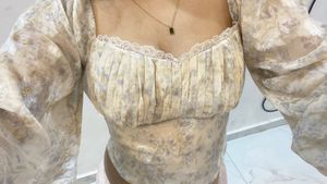 Floral Sleeve Top (PLEASE DON’T NEGOTIATE)
