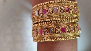 Rajwadi Bangle pech wala  ( pure copper )