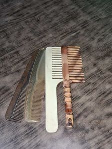 Vintage Comb Set of 4