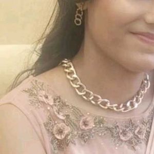 Chunky Gold Chain Necklace and earrings