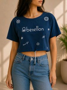 🎀200rs SALE🎀Benetton Cropped Graphic Tee