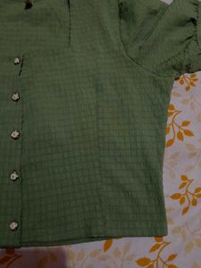 Chic Green Textured Button-Up Blouse