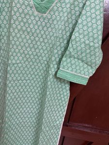 Green Printed V-Neck Kurta set