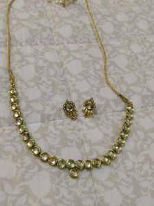 Elegant Kundan Necklace and Earring Set