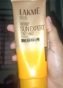 Lakme Sun Expert Tint Hint Sunscreen SPF 50