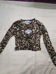 Animal print long sleeve stretchable top