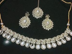 Kundan Necklace with Earrings