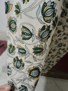 127.Comfortable Printed Nightgown