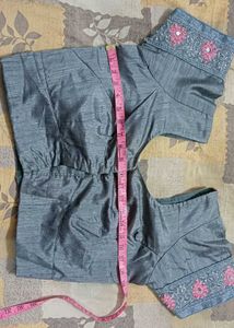 Beautiful Pink Saree with Grey Blo