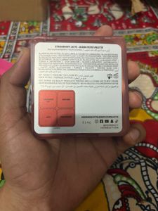 Huda Beauty Blush Filter Palette Strawberry latte