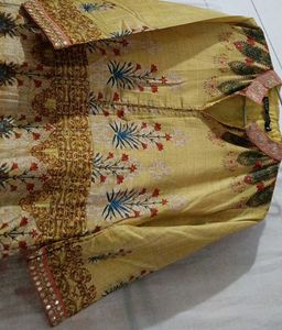 Exquisite Ethnic Gown with Rich Prints