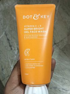 Dot &amp; Key Vitamin C+E Gel Face Wash
