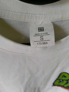 Uniqlo Graphic Tshirt