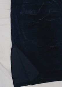 Elegant Black Velvet Maxi Skirt with Slit