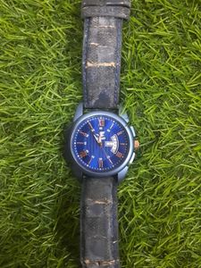 Blue Analog Wristwatch with Leather Strap