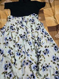 Ruffled pant (skirt flare) with navy top