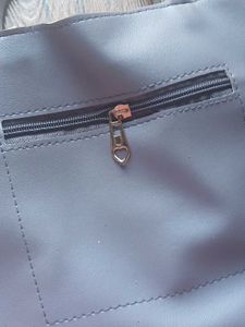 Handbag 👜 with extra pouch