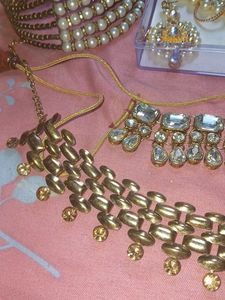 Stunning Jewellery Set of 4