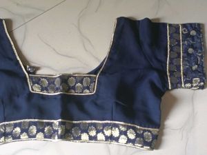 GentlyUsed Elegant Blue&amp;Gold ZariWork Saree-WithBl