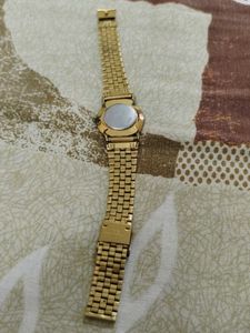 Elegant Gold Tone Watch