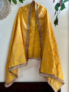 Sunehri Banarasi Dupatta with golden Kiran Lace