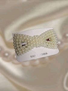 Beautiful Pearl Hair Clip In Bow Design