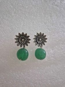 Silver Flower &amp; Green Stone Earrings