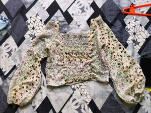 Floral Print Ruffled Sleeve Top