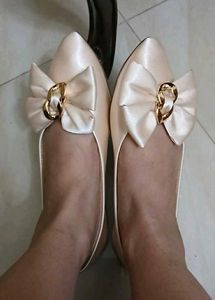 Chic Bow Accent Flats - Size 40/ UK 7