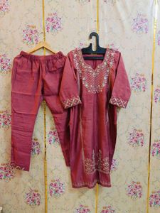 🇳🇿💫🎀Elegant Embroidered Kurta Set