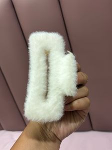 Fuzzy White Claw Clip
