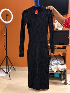 Elegant Black Textured Midi Dress